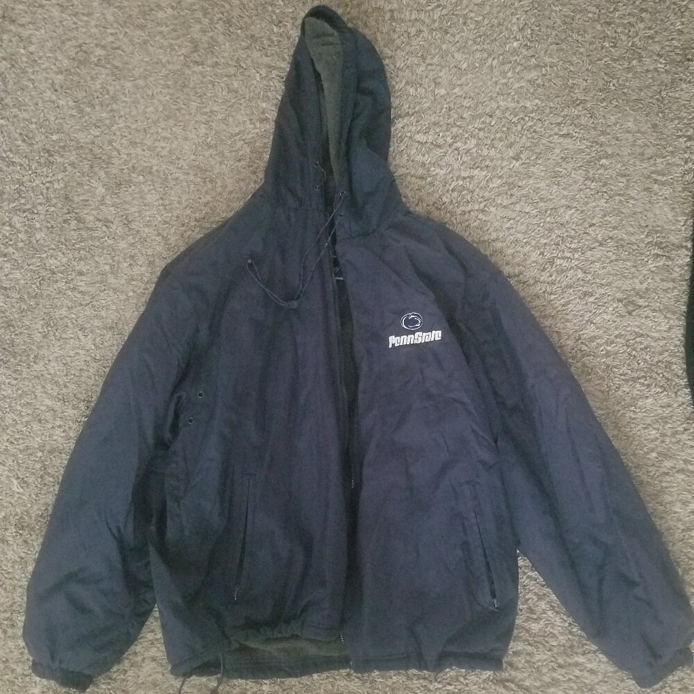 Holloway navy blue jacket with fleece interior, Size Medium